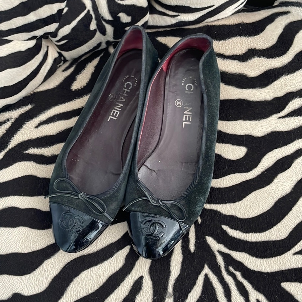 Chanel , black flats ,used .